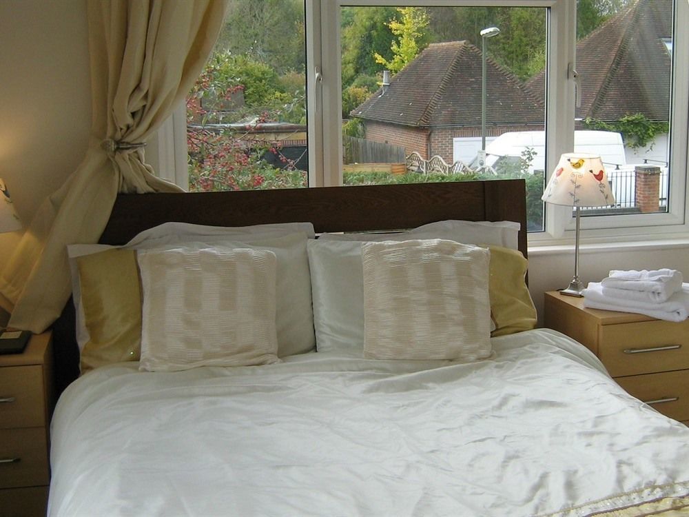 Savannah Bed And Breakfast Virginia Water Esterno foto