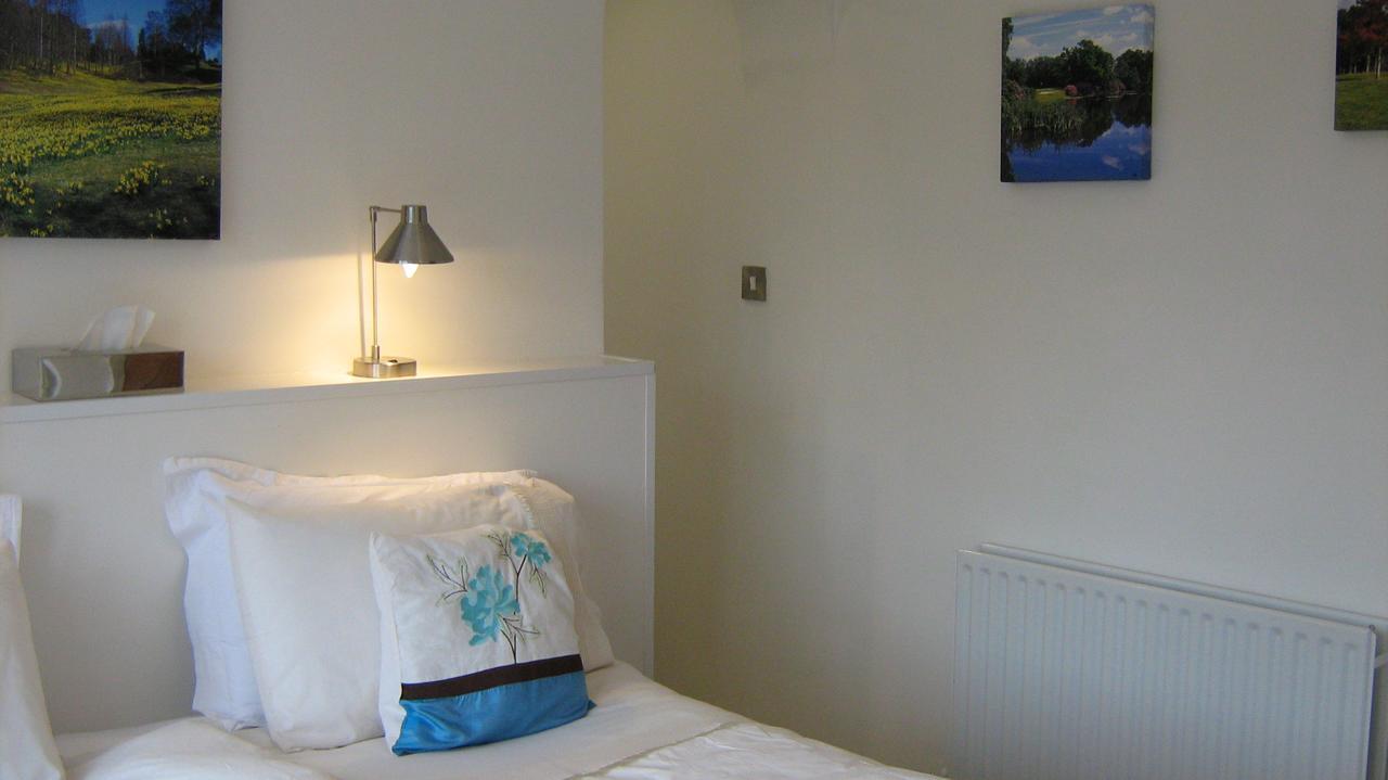 Savannah Bed And Breakfast Virginia Water Esterno foto