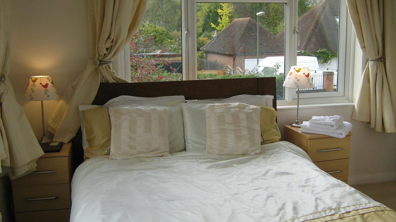 Savannah Bed And Breakfast Virginia Water Esterno foto